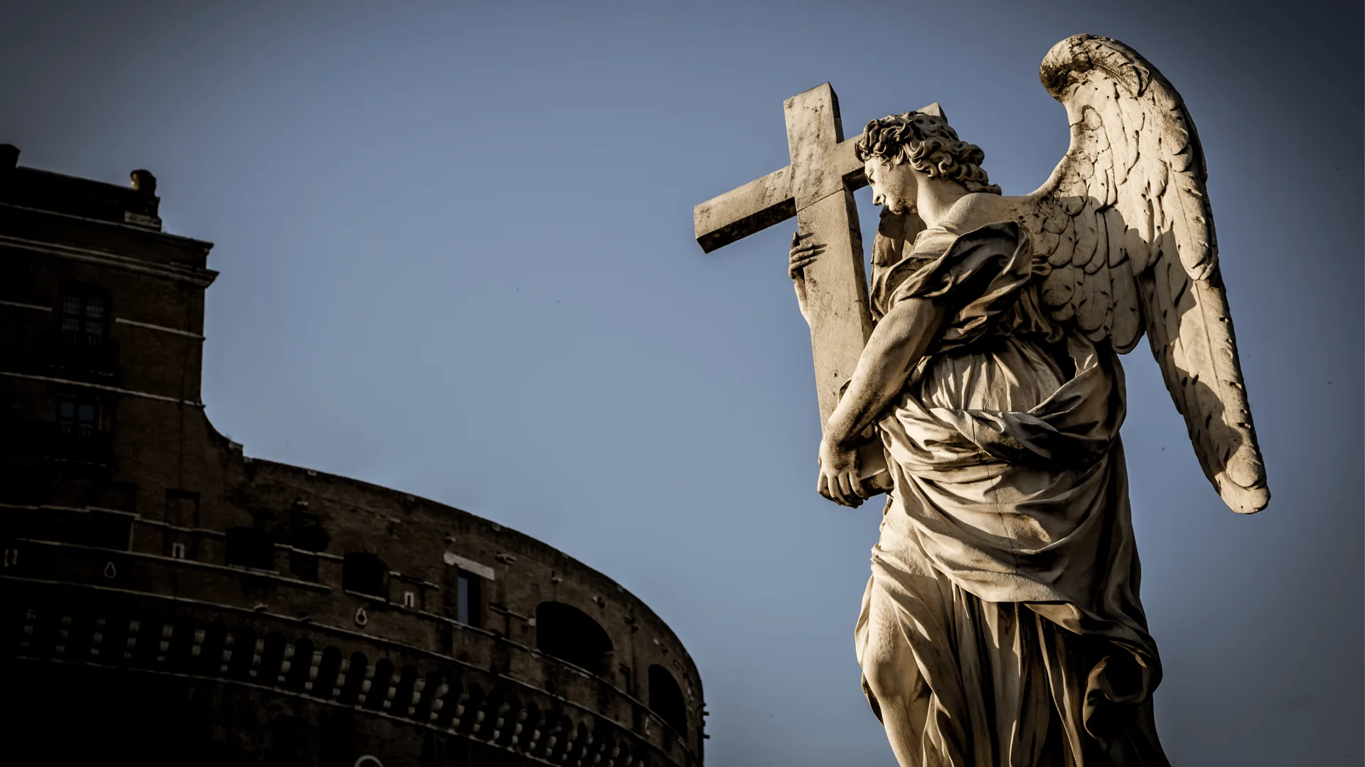 Anjo com a Cruz, em Roma